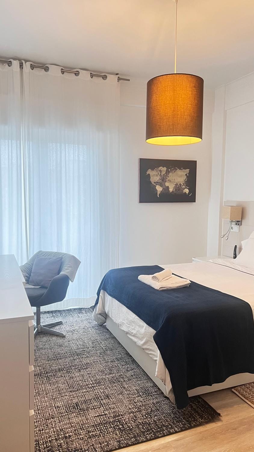 Quarto com casa de banho privativo Vacation rental in Lisbon