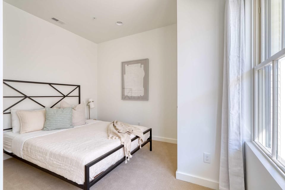 Bright 2BR - North Tabor - Work & Recharge House in Portland