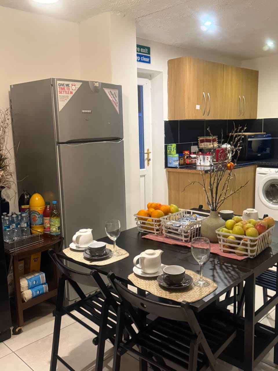 Kitchen or kitchenette, Food and drinks, Dining area, Food, minibar, oven, stove, toaster