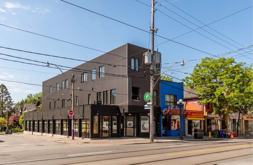 StayStreet Suites - Modern & Bright Queen Suite Hotel in Toronto