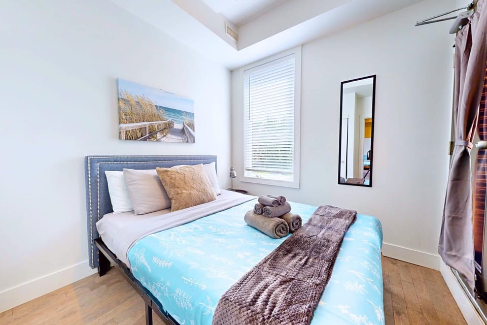 StayStreet Suites - Modern & Bright Queen Suite Hotel in Toronto