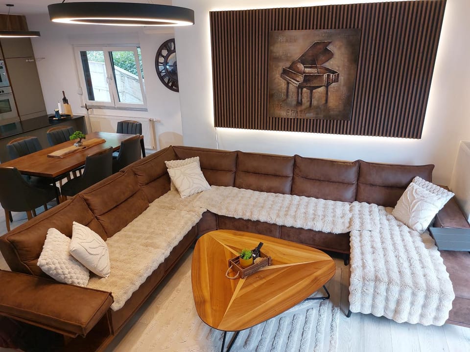 Communal lounge/ TV room, Living room