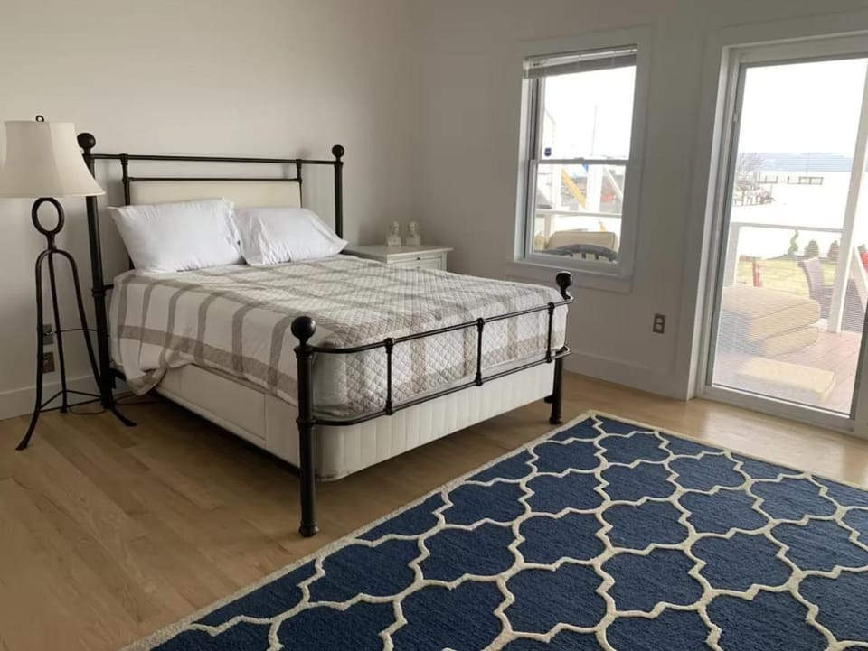 Waterfront Luxury in Town House in Piermont