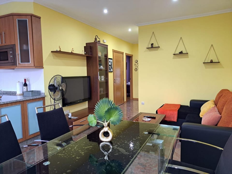 Kitchen or kitchenette, Living room, Dining area