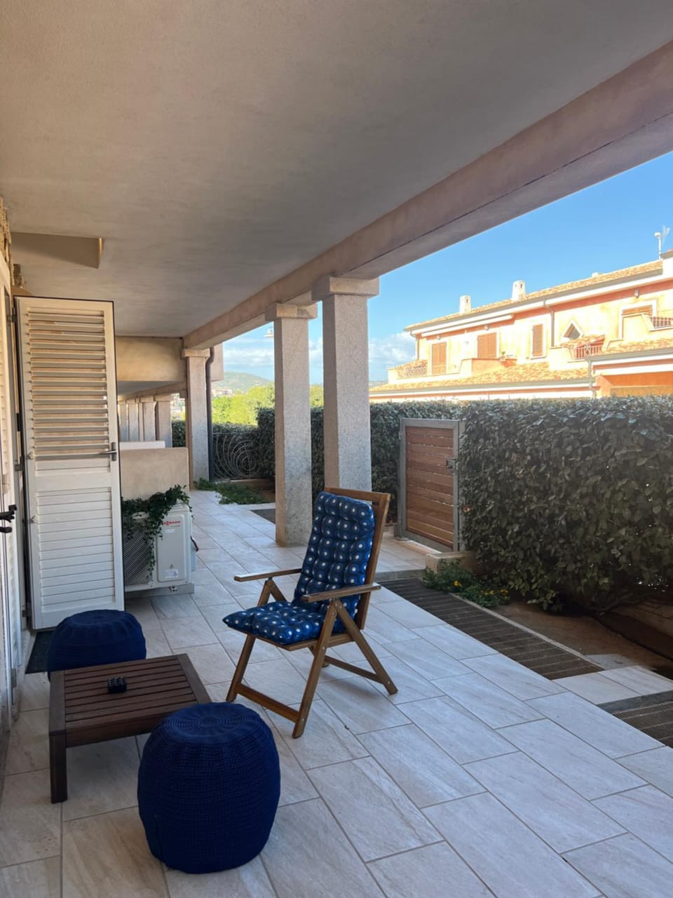 Property building, Patio, Balcony/Terrace