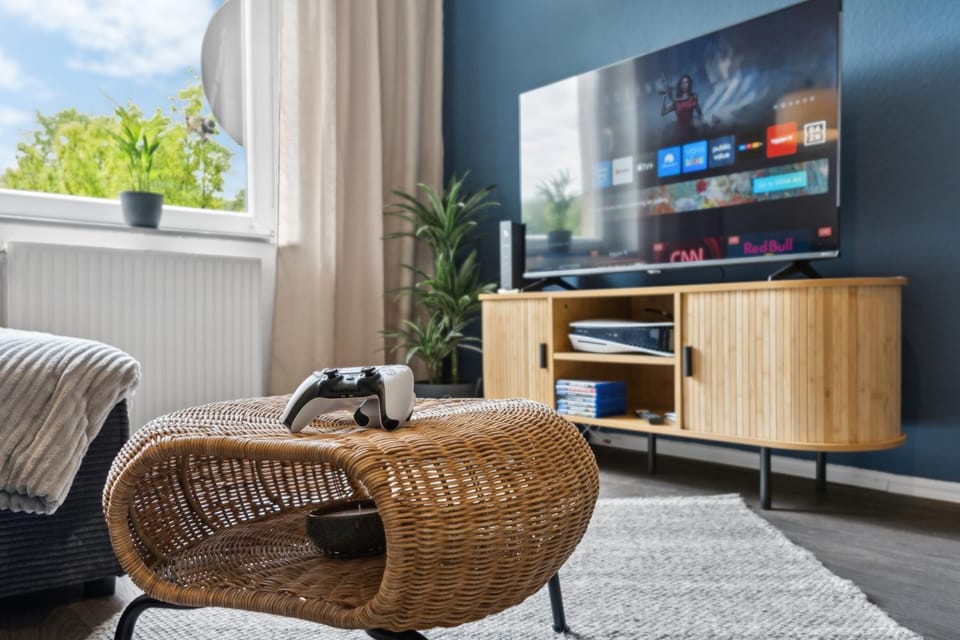 TV and multimedia, Evening entertainment, Evening entertainment
