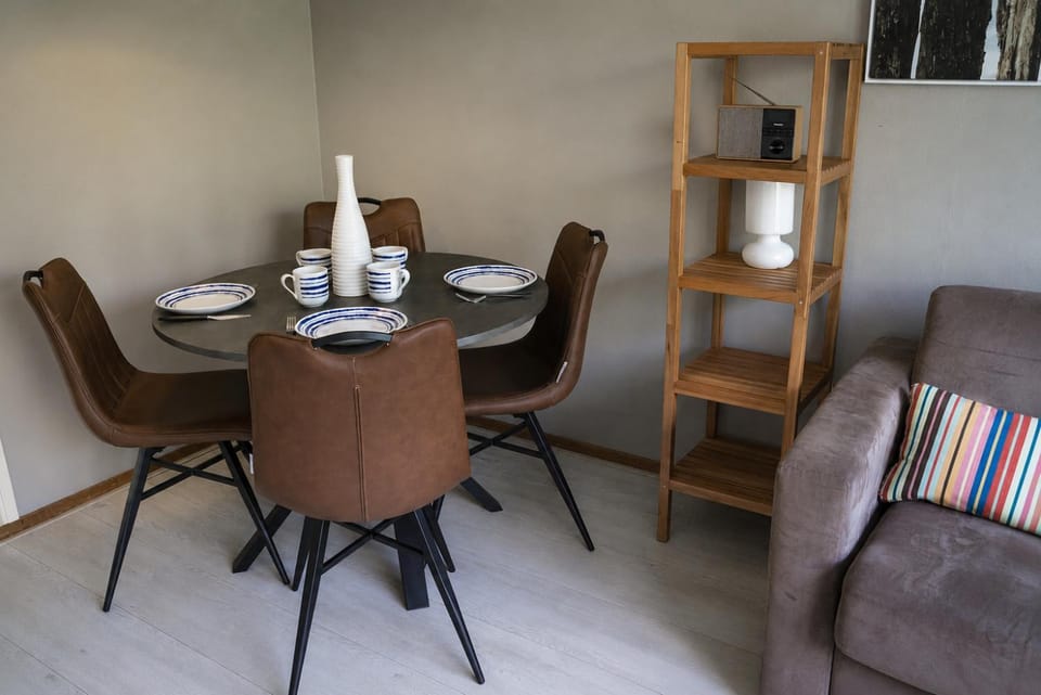 Dining area, Food