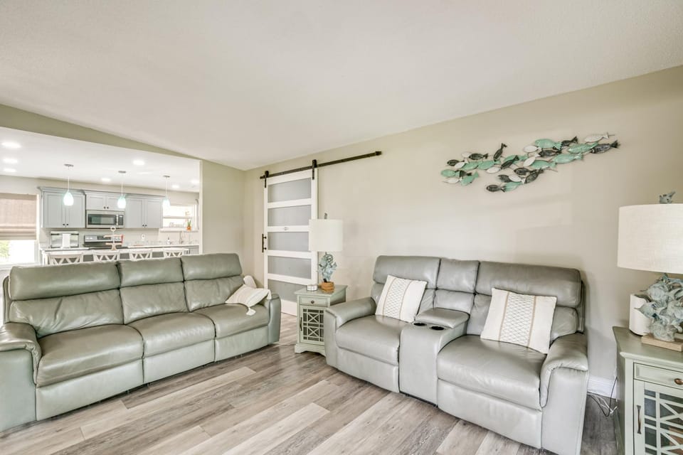 Saltwater Pool | Coastal Family Retreat House in Port Charlotte