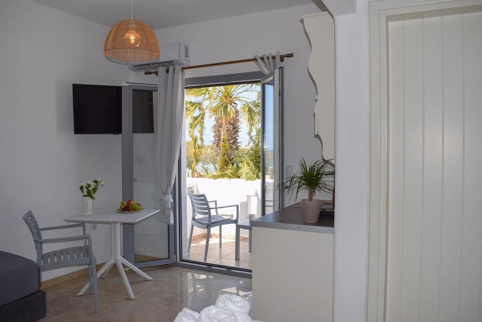 TV and multimedia, Seating area