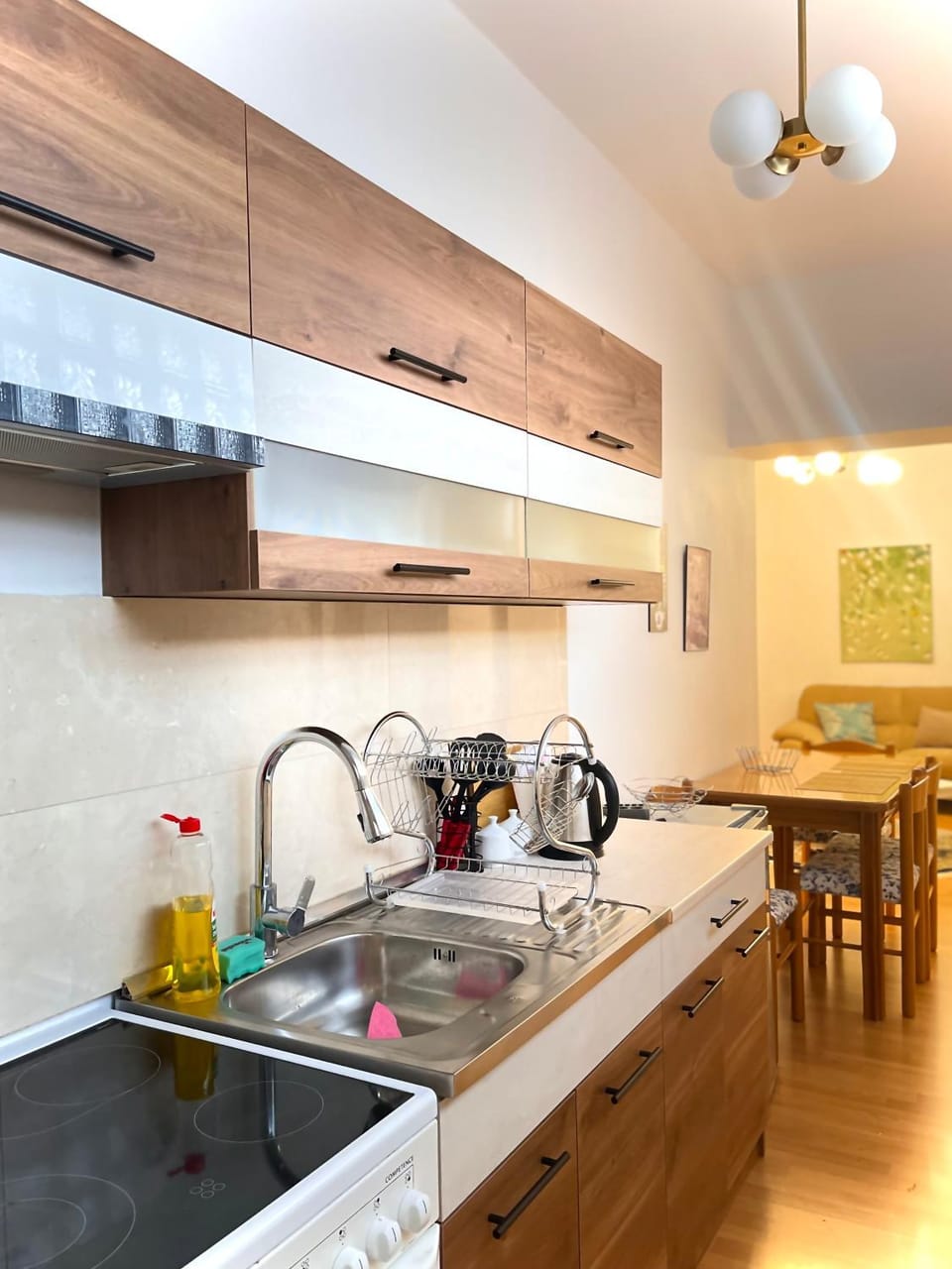 Kitchen or kitchenette, Dining area, stove
