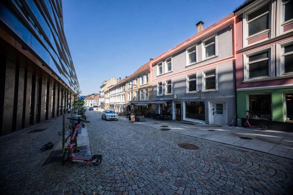 Spacious 4BR near Downtown & Ocean Apartment in Bergen