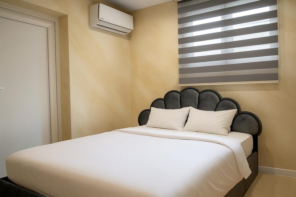 Bed, Photo of the whole room, Bedroom, air conditioner