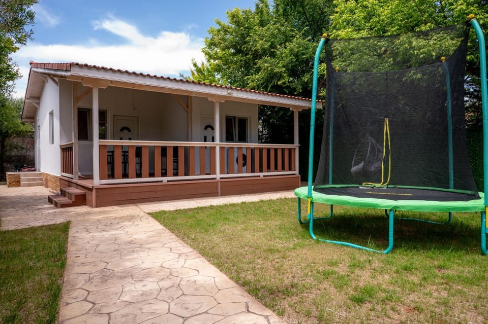 Property building, Patio, Day, Natural landscape, Children play ground, Garden view