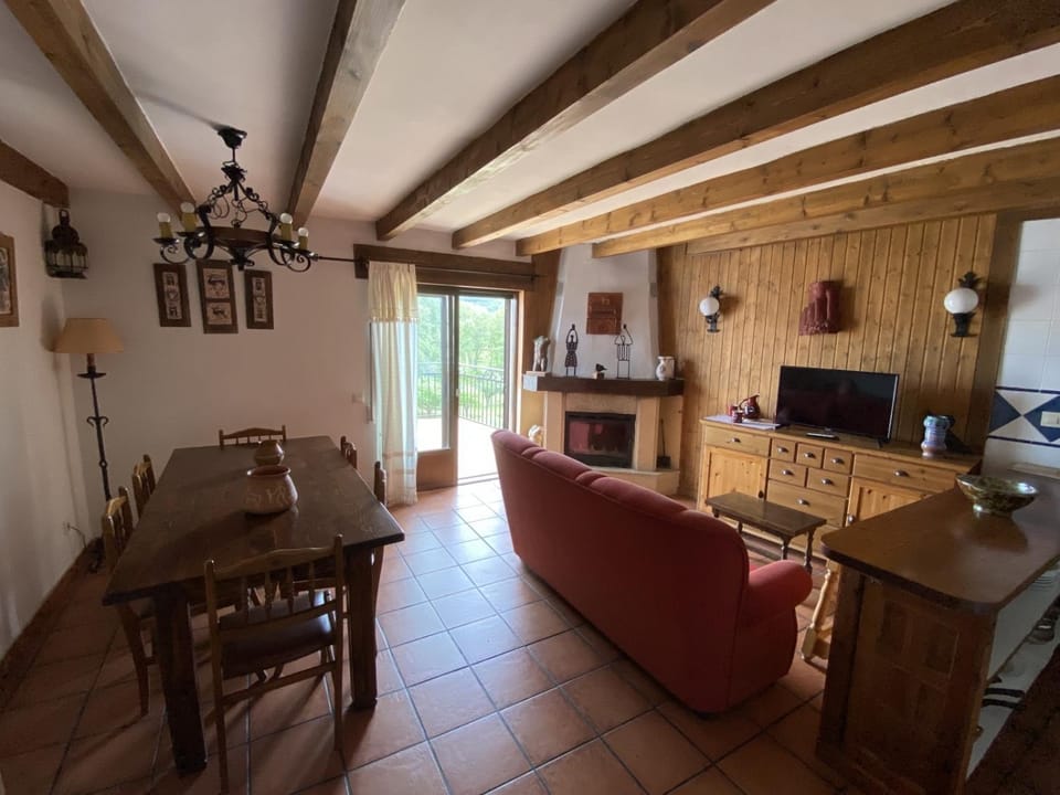 Communal lounge/ TV room, Seating area, Dining area