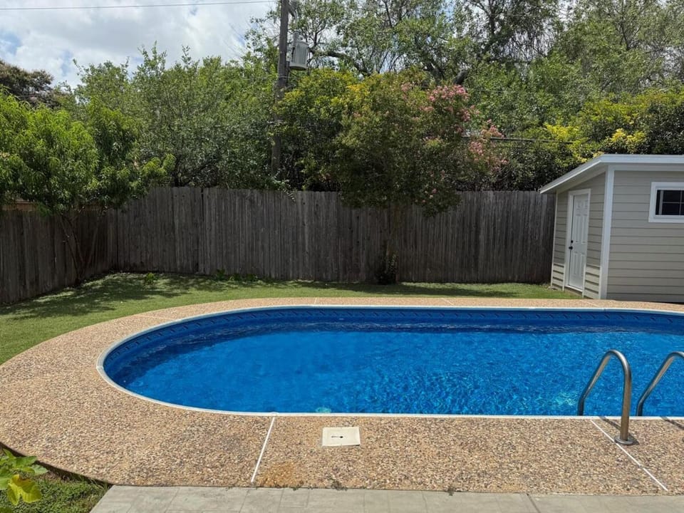 Three Palm Rentals House in San Antonio