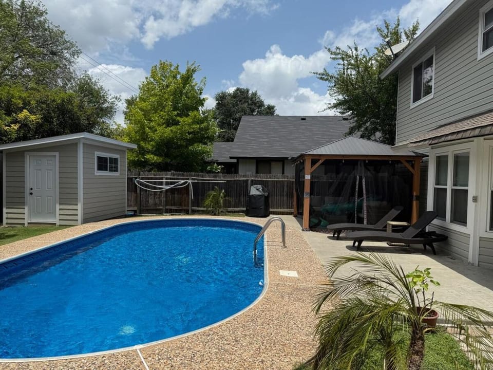 Three Palm Rentals House in San Antonio