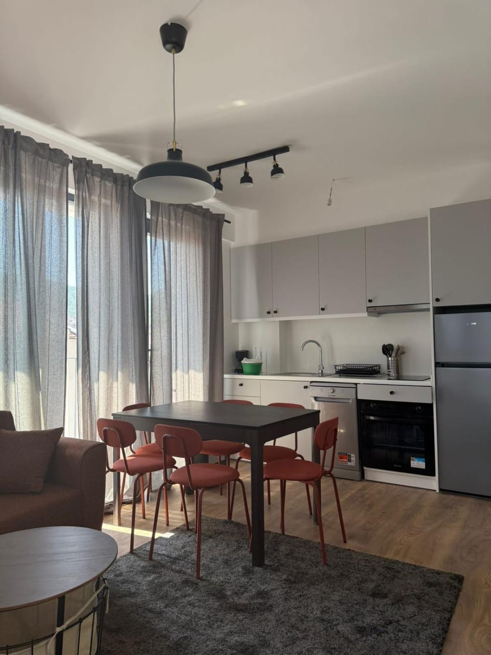 Kitchen or kitchenette, Dining area, oven, stove