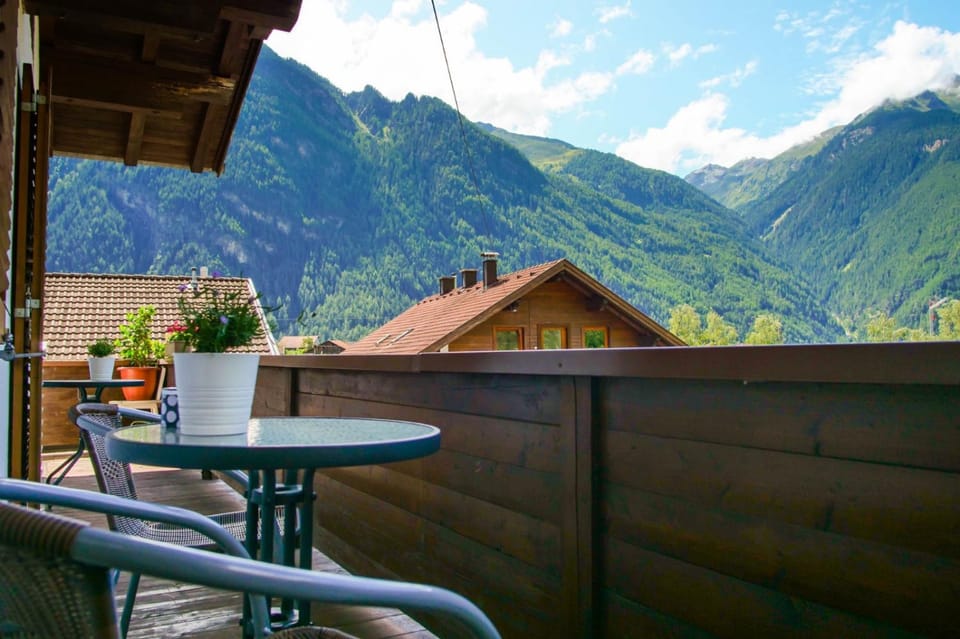 View (from property/room), Balcony/Terrace, Mountain view