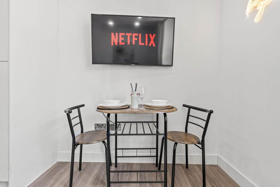 TV and multimedia, Dining area
