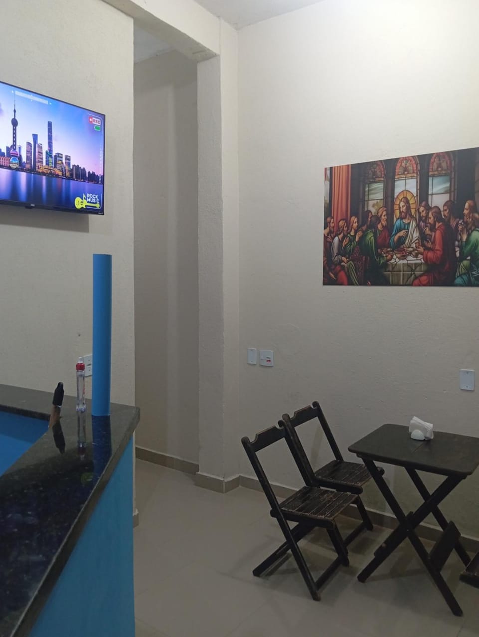 Communal lounge/ TV room, TV and multimedia, Living room, Seating area, Dining area, Evening entertainment