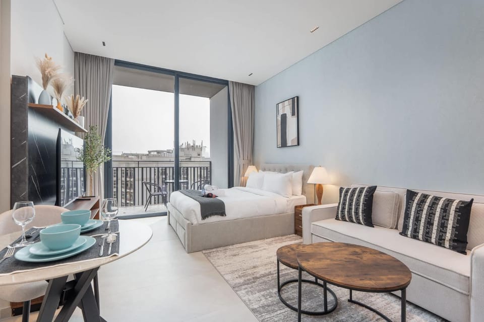 Bed, Living room, Photo of the whole room, Seating area, Dining area, Bedroom