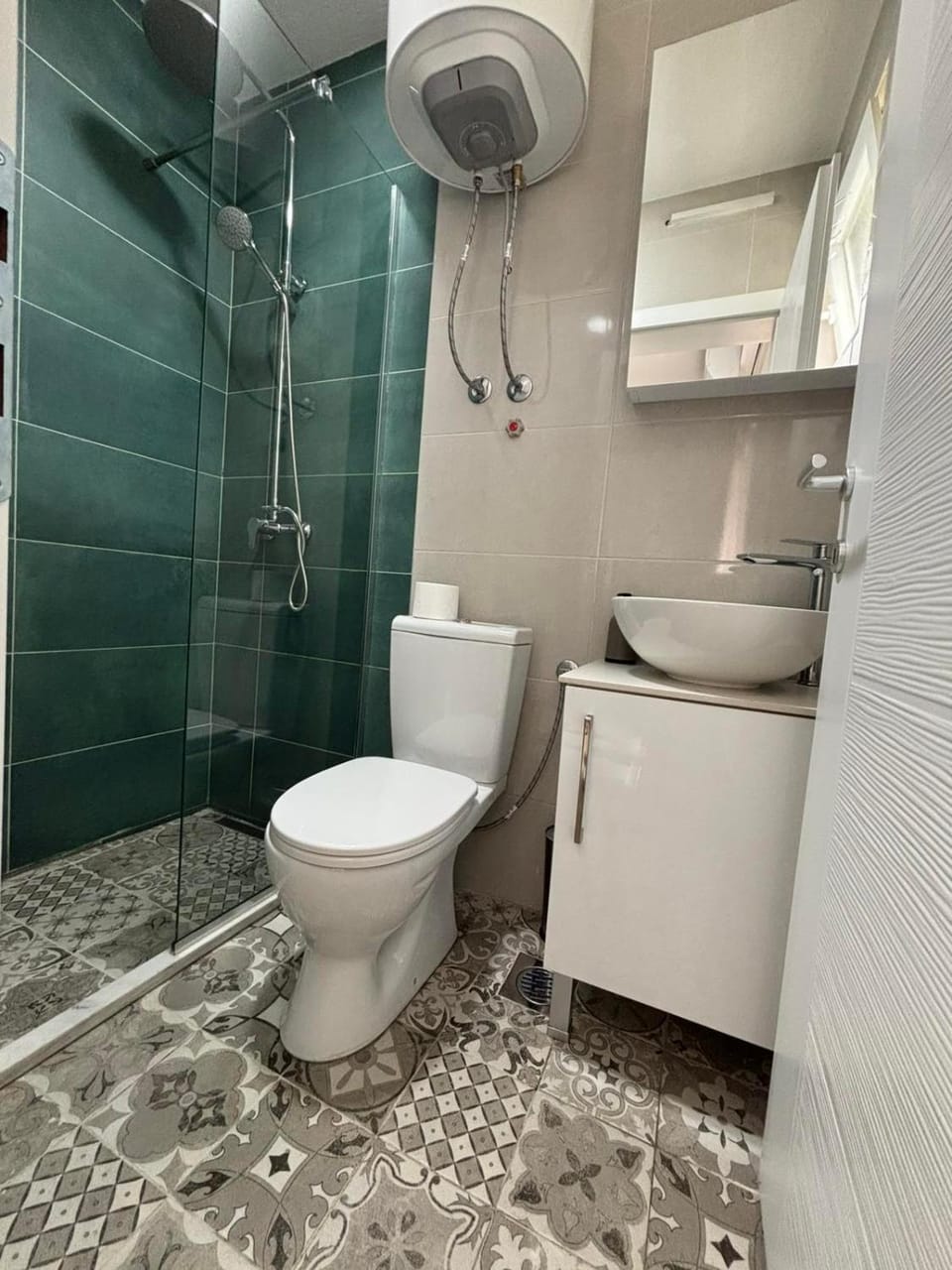 Shower, Toilet, Bathroom, hair dryier