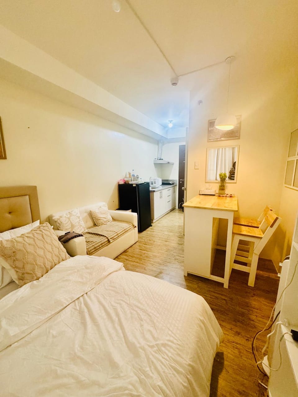 Berkeley Breeze Staycation Vacation rental in Calabarzon