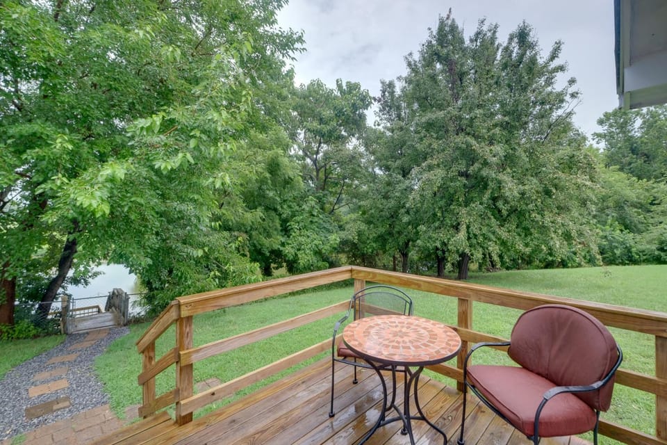 Dock Access: Waterfront Studio in Colonial Beach! Apartment in Maryland