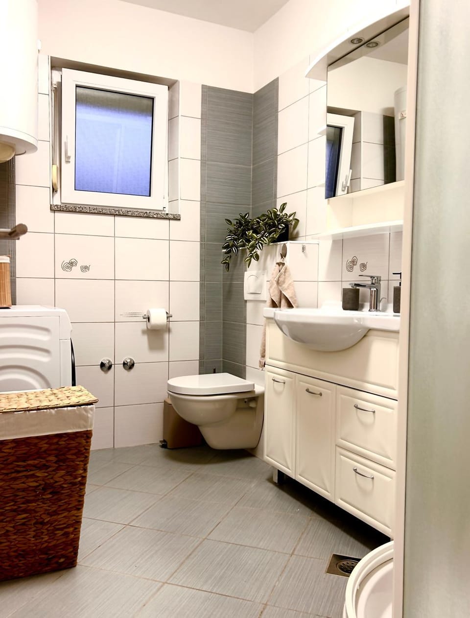 Toilet, Bathroom, towels