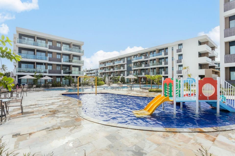 Bird's eye view, Pool view