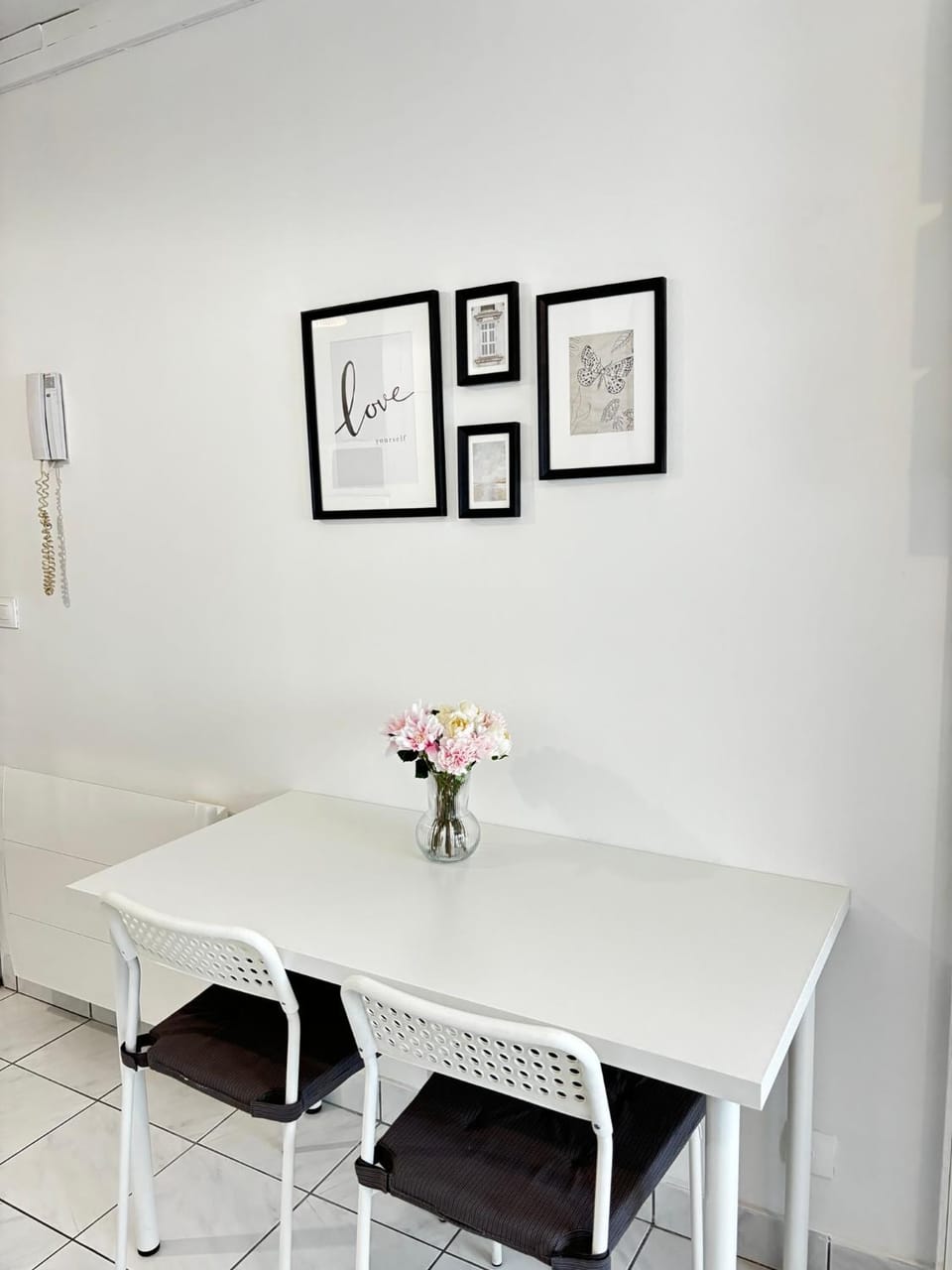 Studio cosy avec vidéoprojecteur, à 100m du métro Apartment in Saint-Denis, France