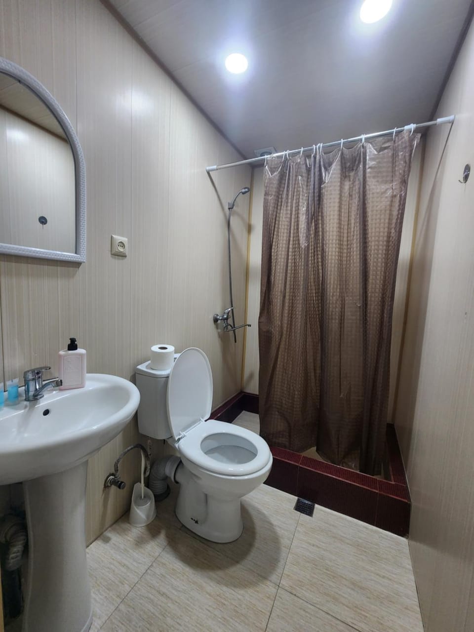 Cozy Apartments on Vaja Pshavela Bed and Breakfast in Batumi
