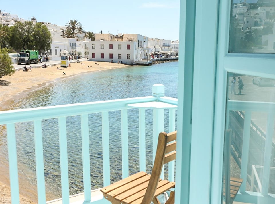 Property building, Balcony/Terrace, Beach, Sea view
