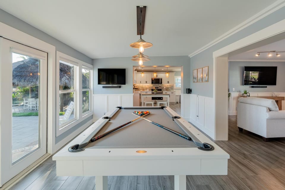 High Tide Hideaway by Sun Palace Vacations House in Estero Island
