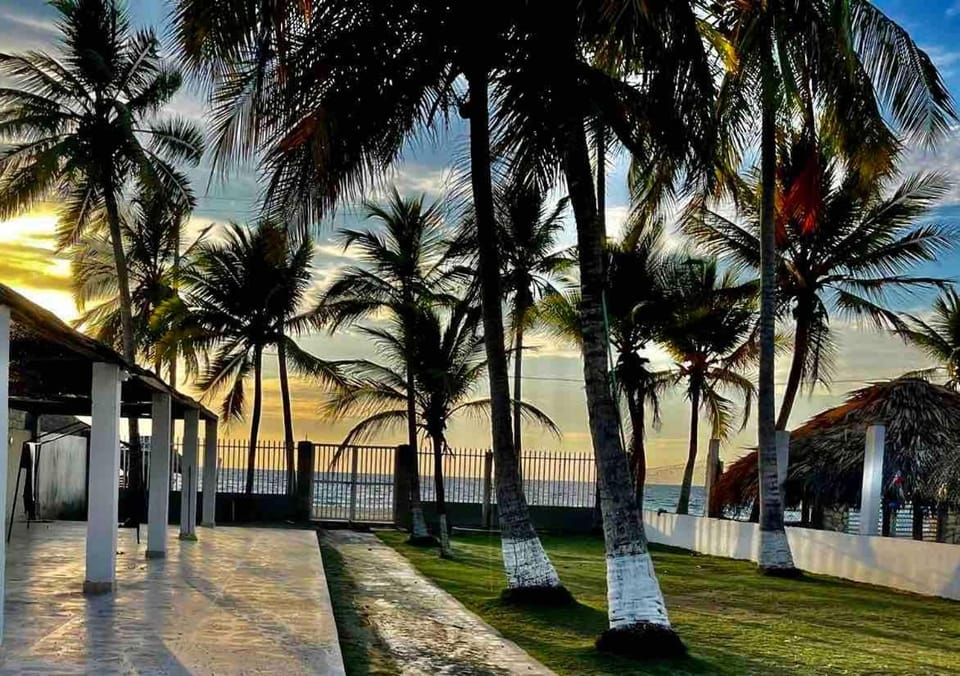 Cabaña 5 - Conjunto frente al mar con piscina House in Sucre, Colombia