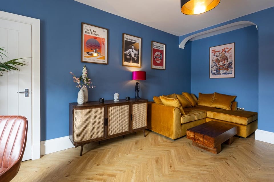 Communal lounge/ TV room, TV and multimedia, Living room, Seating area