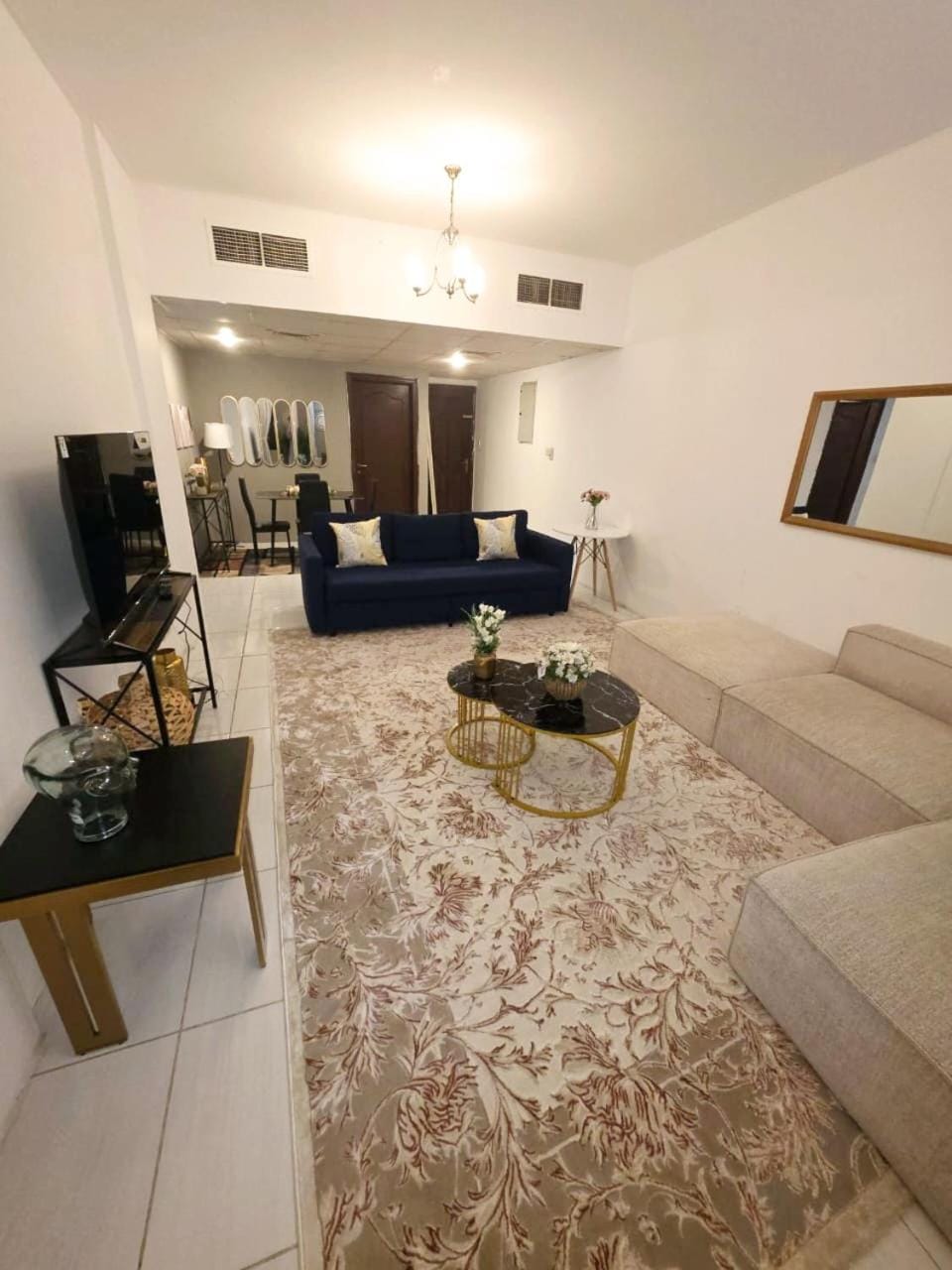 Beautiful 3-bedroom Family Apartment near Buhaira Corniche Apartment in Al Sharjah