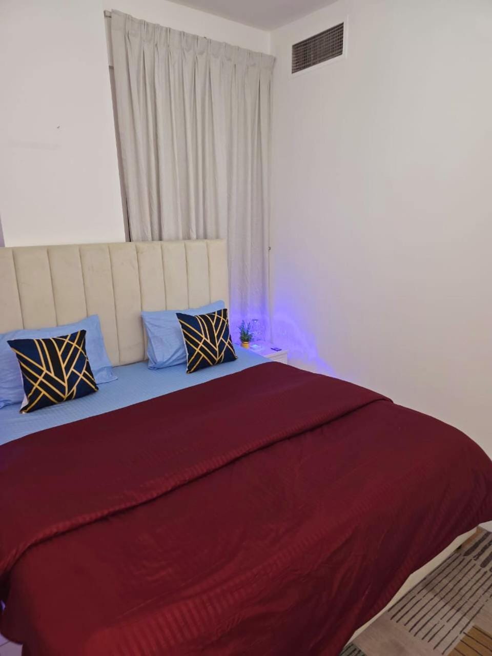 Beautiful 3-bedroom Family Apartment near Buhaira Corniche Apartment in Al Sharjah