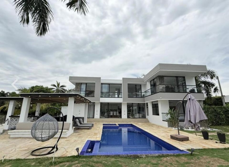 Garden, Pool view, Swimming pool, sunbed