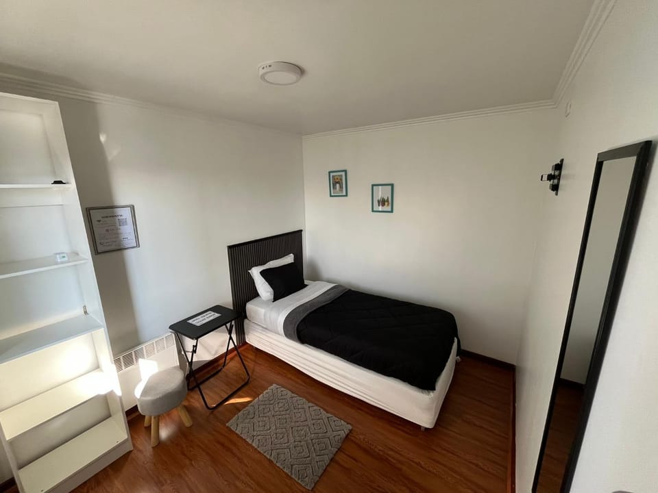 Hab Simple cerca del Aeropuerto con Baño Compartido Bed and Breakfast in Santiago