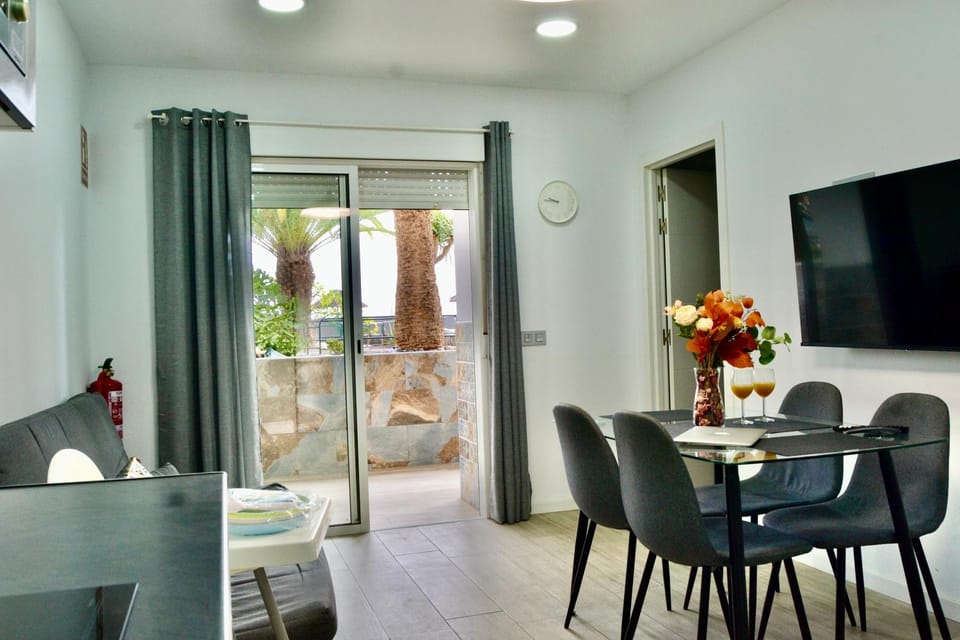 TV and multimedia, Balcony/Terrace, Living room, Dining area