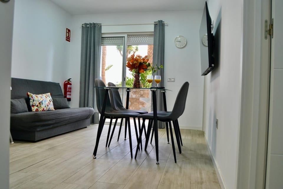 TV and multimedia, Living room, Dining area