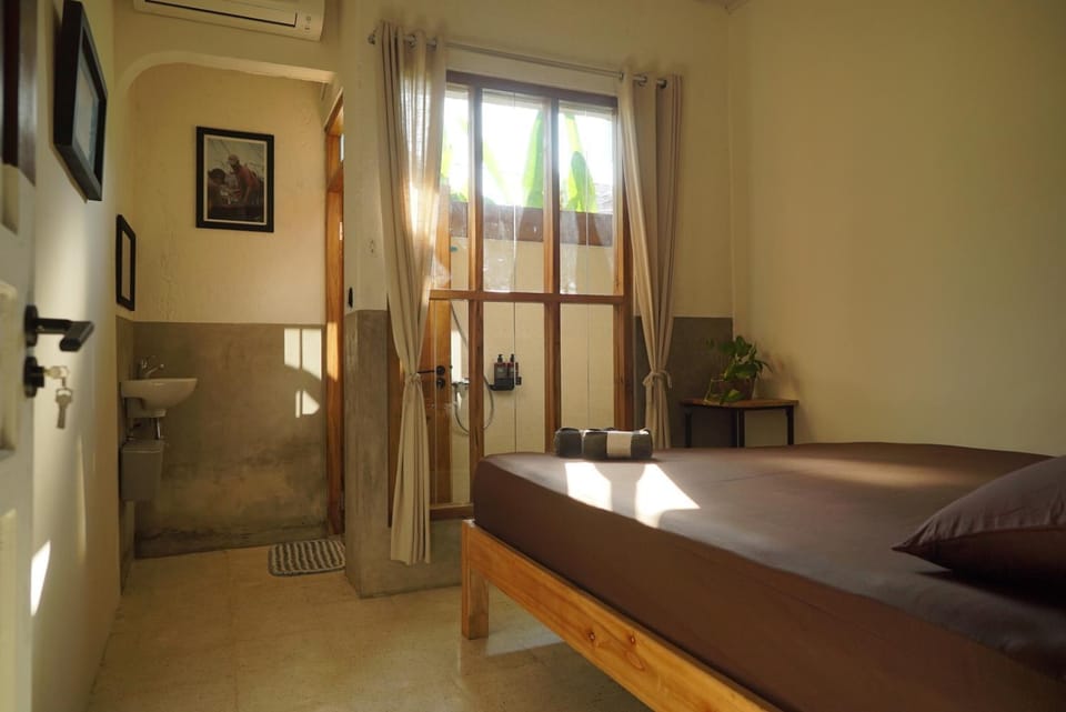 Bed, Photo of the whole room, Bedroom, air conditioner