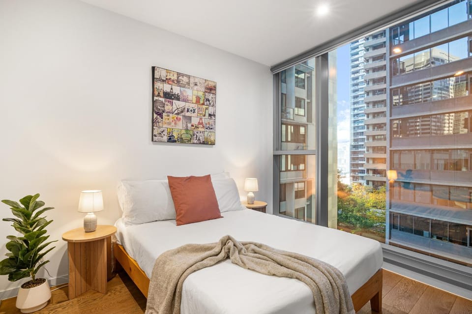 F1 Grand Prix Melbourne CBD 2 Bedroom Apartment with Pool Gym and City Views Apartment in Melbourne