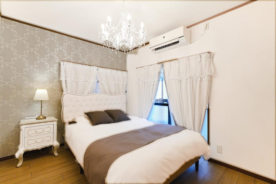 Bed, Bedroom, air conditioner