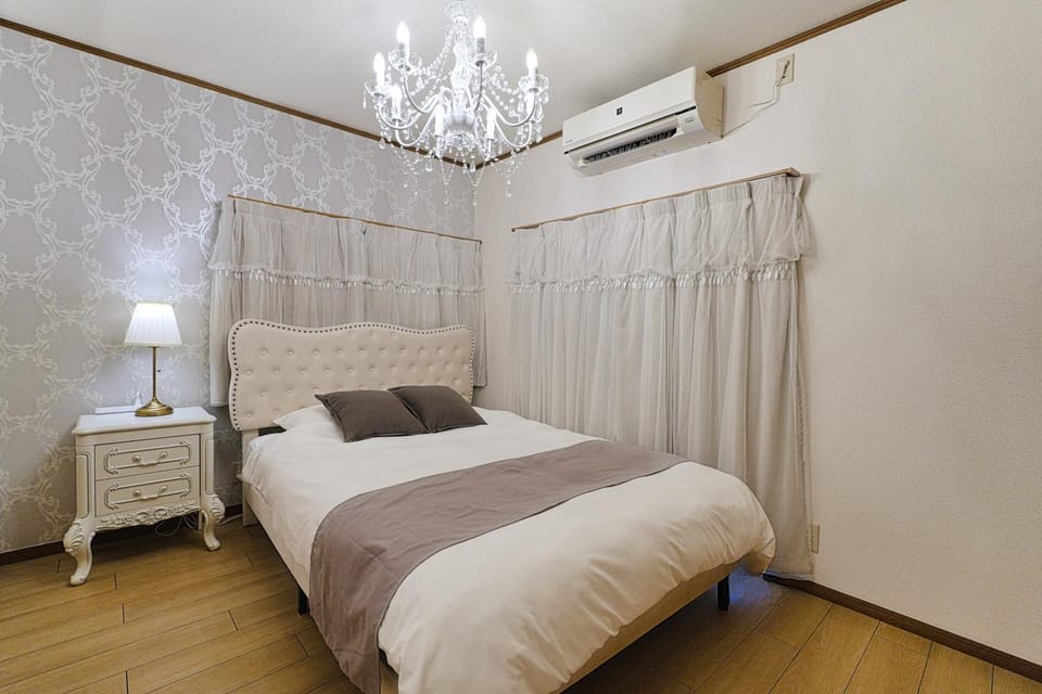 Bed, Bedroom, air conditioner