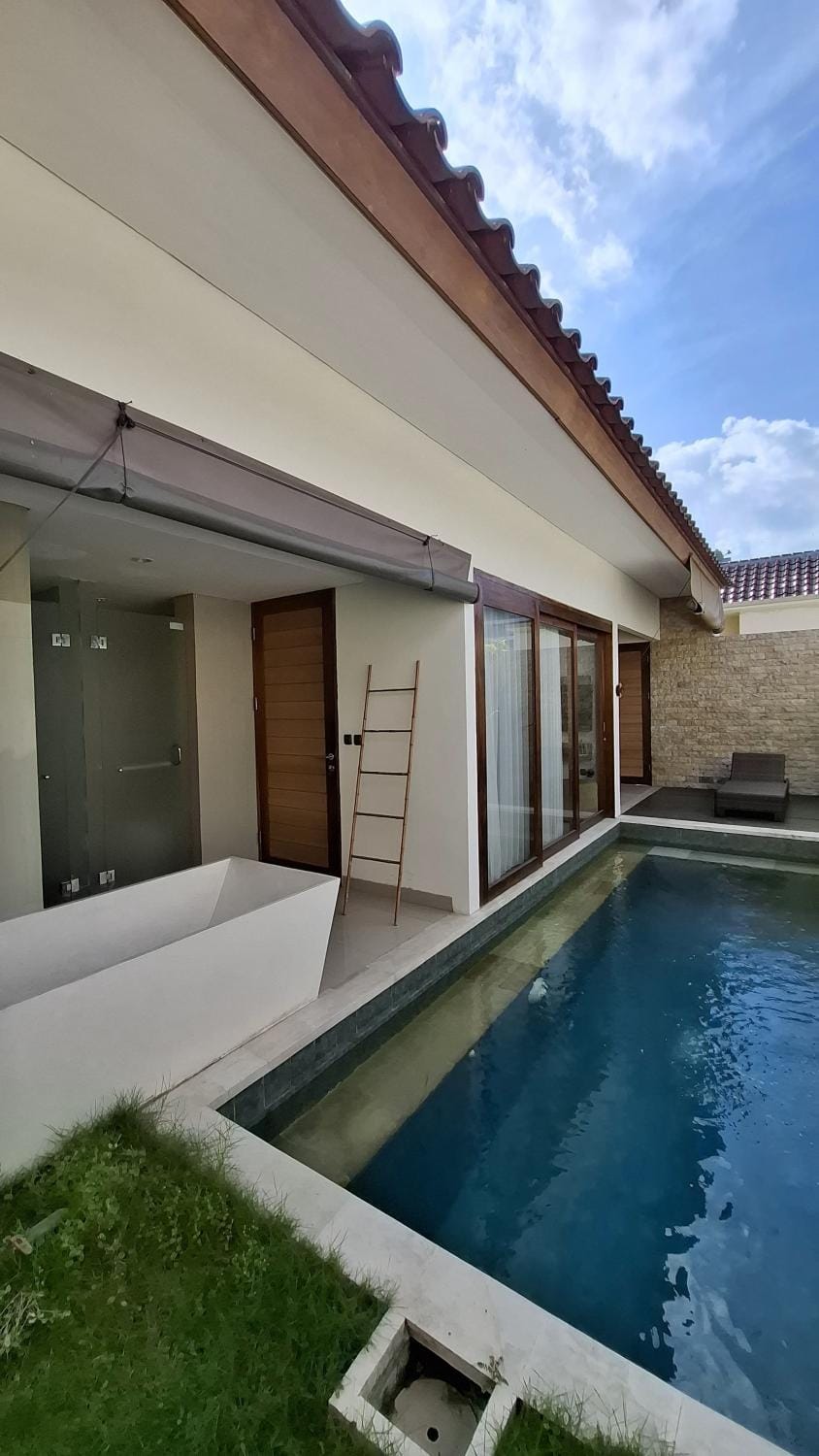 Pool view, Swimming pool