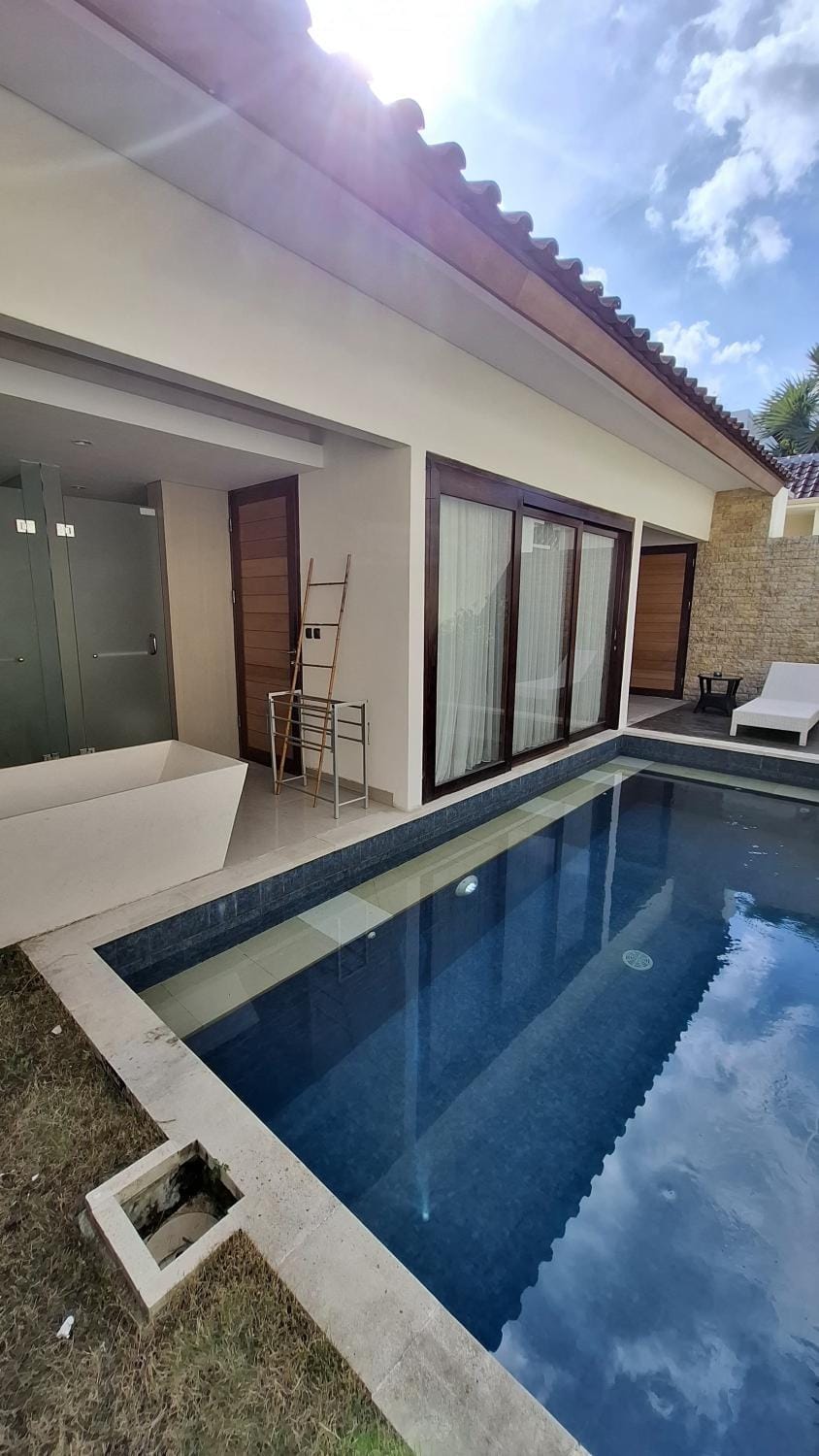 Day, Pool view, Swimming pool, sunbed