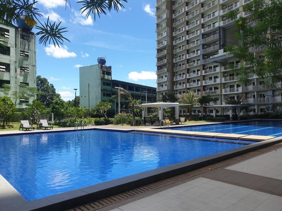 Day, Pool view, Swimming pool, sunbed