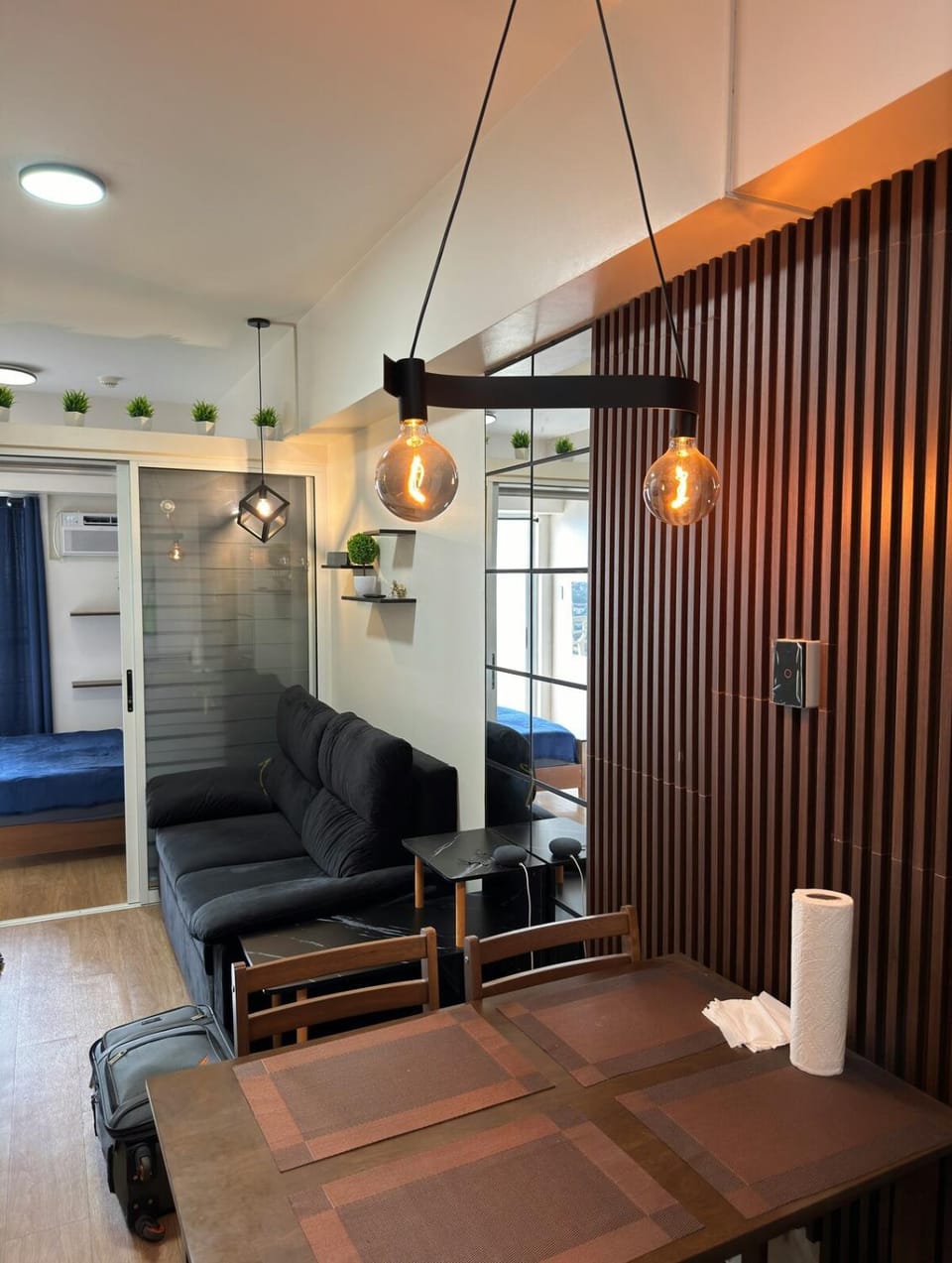 Living room, Seating area, Dining area